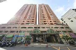 陽明國中學宅區#高樓層景觀宅#溫馨四房平車