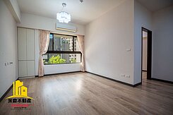 范均豪｜逸極天地｜G02捷運站｜二房｜B1平面車位