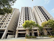 山河匯社區最低價!四房雙平車~大露臺樹梢戶