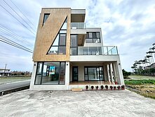 國五旁現代設計感電梯農舍｜星空露臺民宿潛力