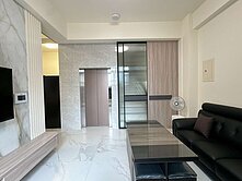 近永大路大灣聚富邊間電梯雙車墅~出價談