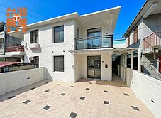 豐原高中大地坪前院車庫美墅