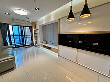 近小港捷運站｜屋齡僅10年｜三房平車雙衛開窗｜誠售