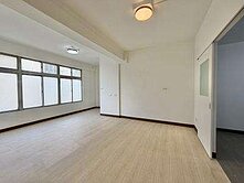 近中壢高中、A22機捷、公園第一排質感美三房