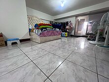 水湳經貿雷中街邊間樓店