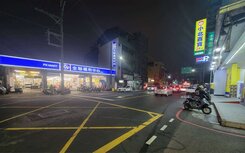 西屯.黎明商圈△臨20米路.近10米面寬△商二店面