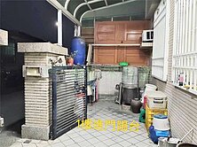  新東區大面寬孝親房透天  