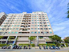 東區一心街~森林公園~兩房+休旅車位