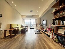  青埔美術館旁~河岸景觀三房車