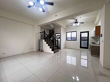 北湖車站☆站前大時代 大面寬雙車別墅