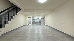 大里塗城🏡臨路透天✨間間大房👉拎包入住
