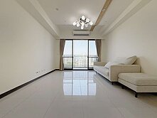 卓喬偉承辦🔻高鐵四房衛浴開窗🔻雙車次頂樓面公園