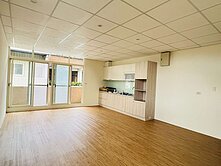 【很慧賣】香山市中心~機能超好採光大三房~好租車位