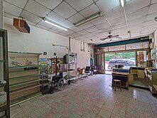 龍潭中科院正路旁透店