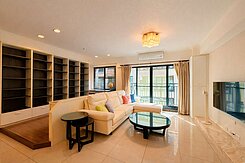 東區丨世界帝心採光舒適 溫馨四房雙平車