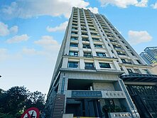 正鳳山市區＜陽光西班牙＞明亮2房車位公園旁近捷運