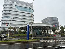  高雄車站邊間面寬大地坪透天金店面