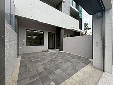 近水上市區全新別墅