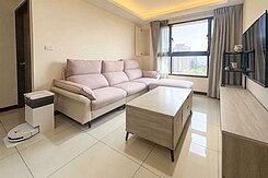 買房找露西★高鐵特區｜高鐵青田三房平車｜公園首排無