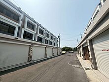 彰化伸港國中第二校區旁輕屋齡車庫透天