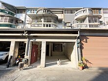 劉厝活巷有孝親房俗俗車庫美別墅