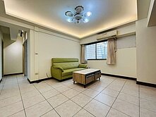 近文山特區中樓層邊間採光通風三房平車