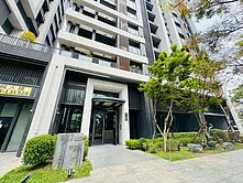 逢甲商圈4年新屋2房2廳2衛平面車位