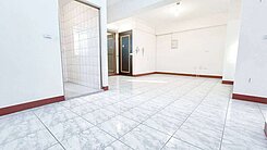 礁溪低於行情~稀有超大坪數，3房電梯華廈