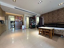橙★大雅市中心★時尚W中高樓三改二房+車位