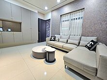 三多光華商圈重金全新裝修面寬5米雙主臥透天