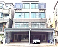 沙鹿家樂福 邊間臨路6房美透天