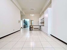 Q妮 🌟西屯區｜林鼎願景二期1樓三房平車