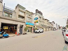 東山商圈大地坪64坪大面寬透天住店