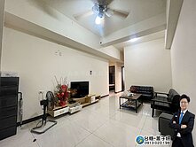 低總價輕屋齡5年屋二房平面車位-里港兆麟上品