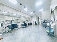 文化路十六米路邊間金店住三車位