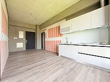 員山市區全新車位華廈