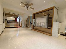 正國際路三角窗金店面