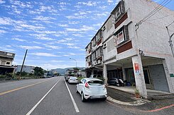 馬賽12米大路邊超值店住~台屋小豬