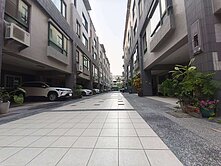 建工商圈/輕屋齡/低總價/6.5米大面寬雙車墅