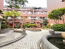 星巴克.大買家.興大附中~大里2期雙平車別墅