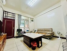 獨家!高雄小港高坪大四房前院車庫透天