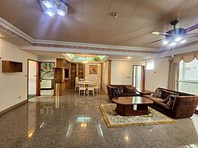 輔英科大大坪數五房+平車