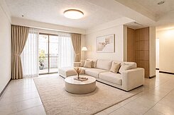 家樂福鼎山商圈景觀漂亮大四房