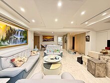 買房找露西★西區科博館全友堤香全新裝潢+3平車