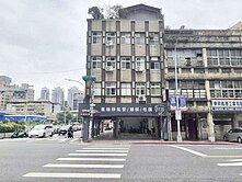 正八德路邊間頂樓公寓~使用大