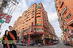 北帝國樓中樓四房車屋主決心出售0938795635