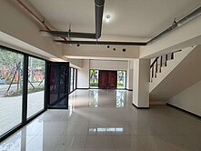  上河滙三角窗挑高店面0920271463找柔驊