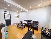 阿杰專任｜華勛商圈低總價透天｜大5房｜車庫停車