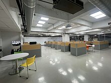 亞灣區漢神百貨斜對面住辦大樓三角窗整層大坪數