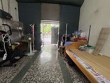 鳳山國中捷運鳳東路上店住面公園